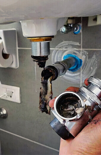 https://blockeddrainssuccess.com.au/uploads/2025/07/blocked-sink-36737.jpg