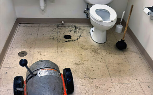 https://blockeddrainssuccess.com.au/uploads/2025/07/blocked-toilet-36908.jpg