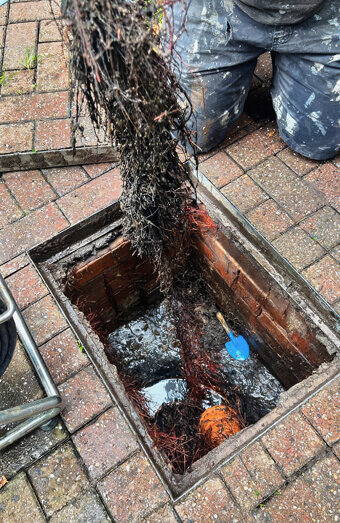 https://blockeddrainssuccess.com.au/uploads/2025/07/hero-blocked-sewers-68349.jpg